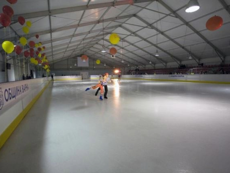 От 12 януари стартира записването за безплатни курсове по кънки и хокей на лед във Варна