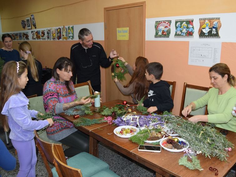 Коледна работилница за семейно творчество в ЦПЛР-ОДК