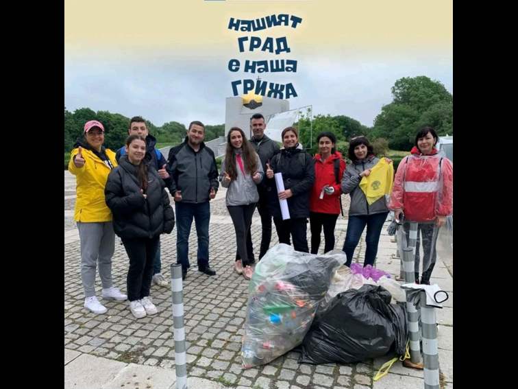 b610b4c0-5ce2-45e8-a363-3f70513fa91a-1 Младите герои на Русе: Как една екоинициатива устоя на вятъра и дъжда