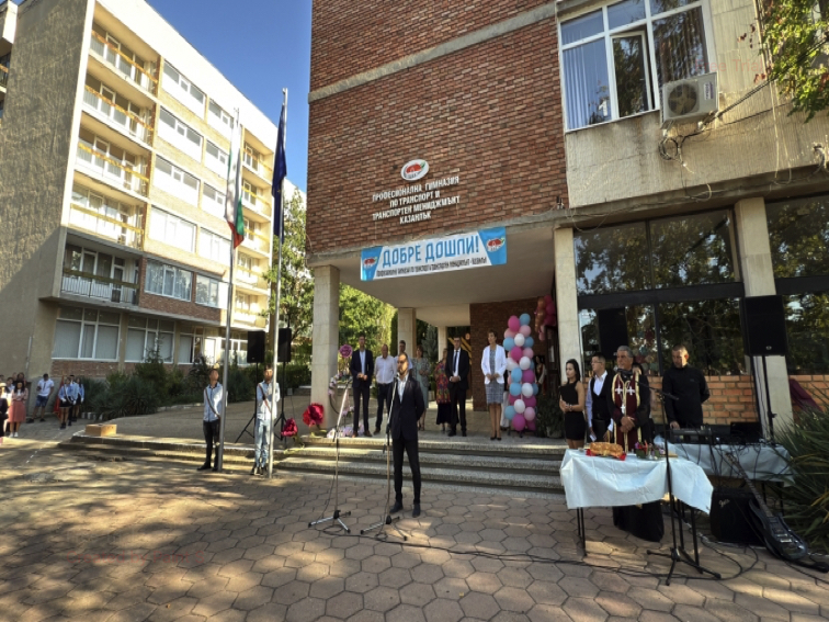 Насилие над педагог - прикрито от ръководството на ПГТТМ град Казанлък ?