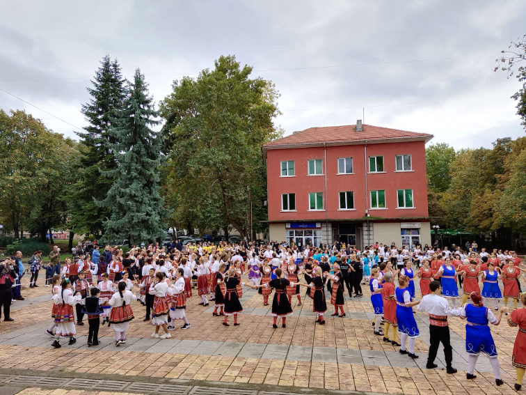 Състави от община Провадия взеха участие в Х Национален фестивал "Автентични ритми"