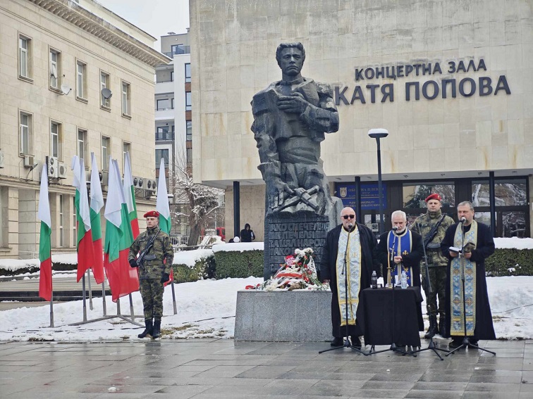 278c1e48-224a-4eb2-b402-e0226049eb9a-3 Плевен отбелязва 153 години от гибелта на Васил Левски с паметен ритуал