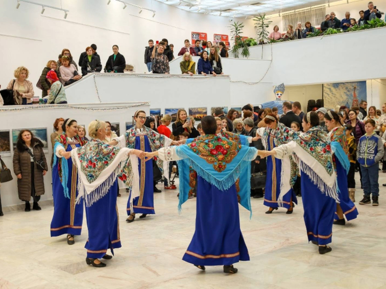 4fd6b436-eea2-473f-8f29-e3a5be4c61c5-1 Традиционен празник на добротата и единството в Руския дом