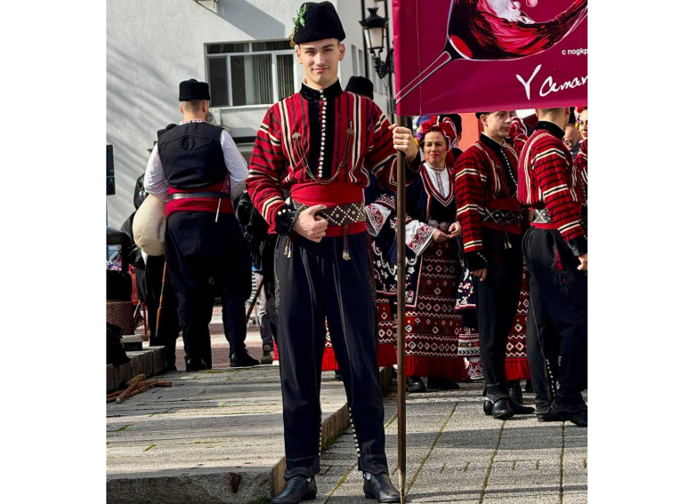 83b8d0da-092f-4aab-9a84-d0023e193059