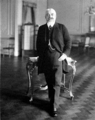 88f13478-2107-44cf-add9-7bcc3f50ed7b-1 Приносът на Стефан Бобчев към правото и просвещението