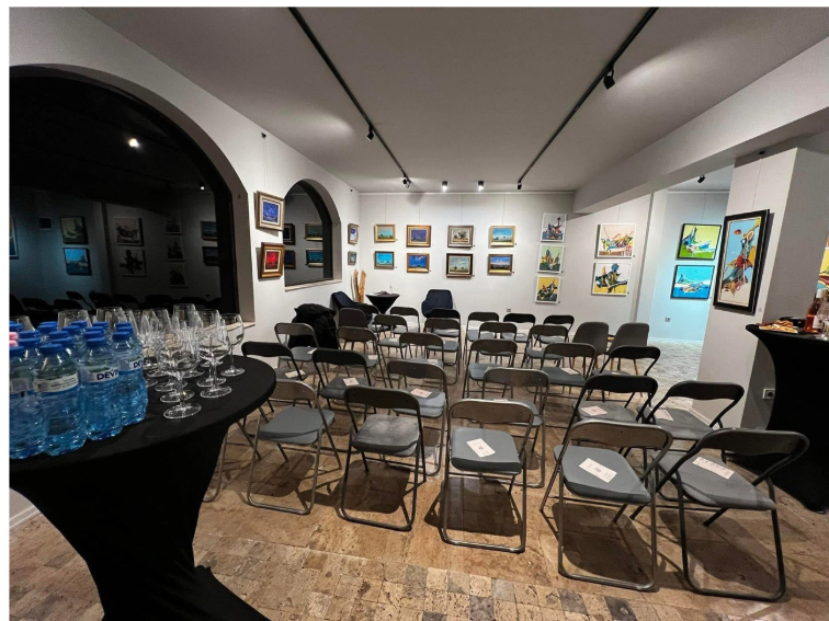 c97fa825-c8d9-454e-81d7-26db3697cf72