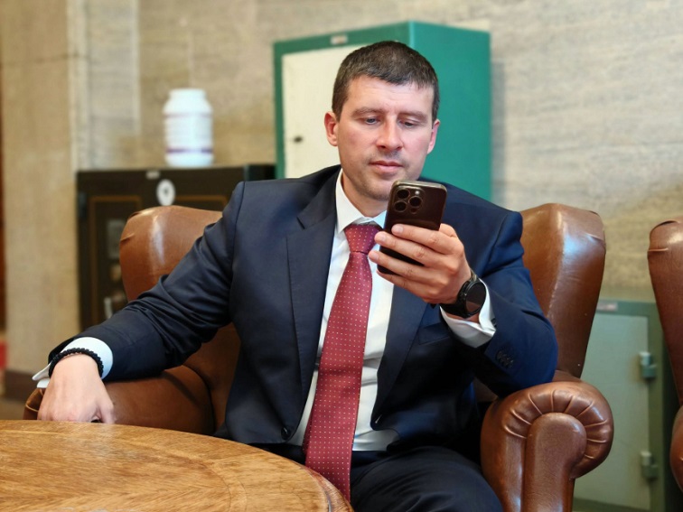 Ивелин Михайлов заведе дело срещу Народното събрание заради комисията за „Исторически парк“