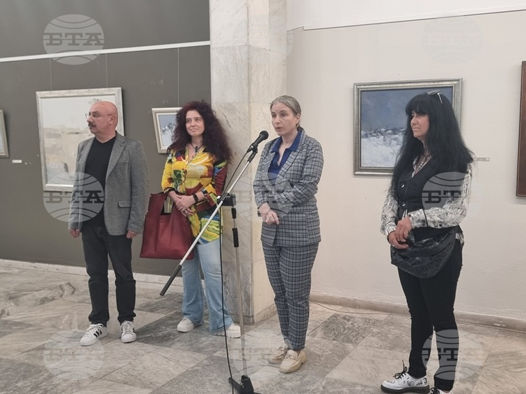 c69d2b08-c586-44e5-acc1-09854129540c-1 Изложба за 90-годишнината на Николай Дабов откриха в Плевен